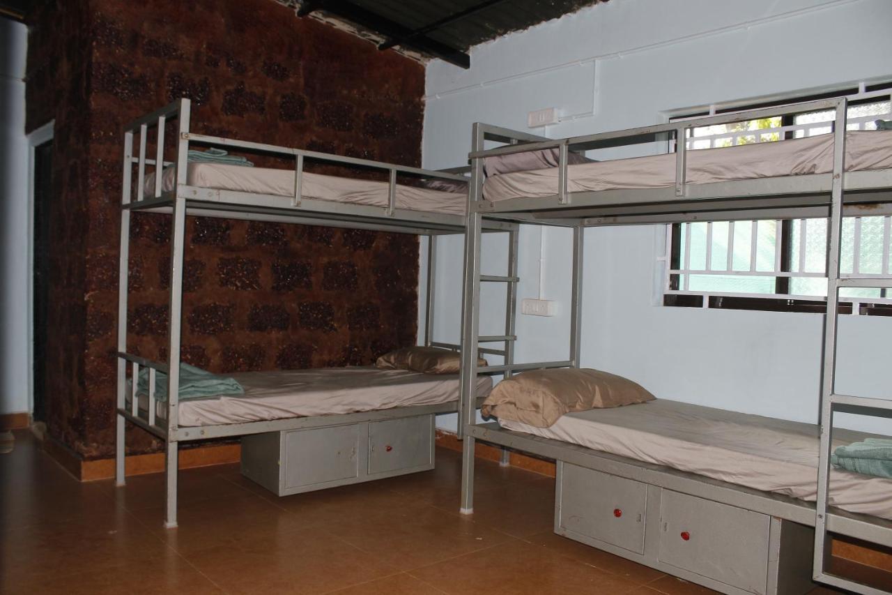 Tusker Tribe Hostel Gokarna  Buitenkant foto